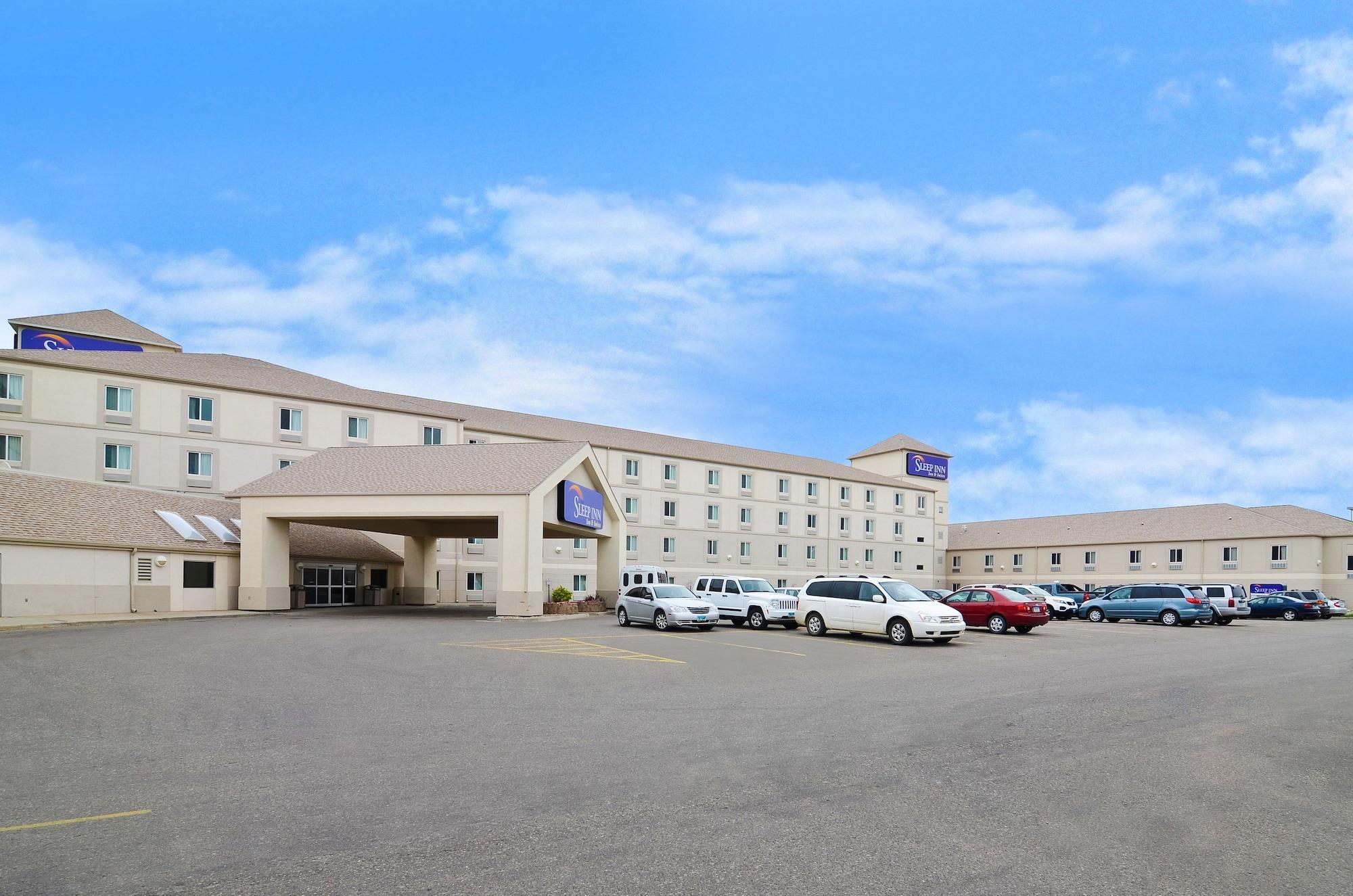 Sleep Inn & Suites Conference Center And Water Park Minot Exterior photo